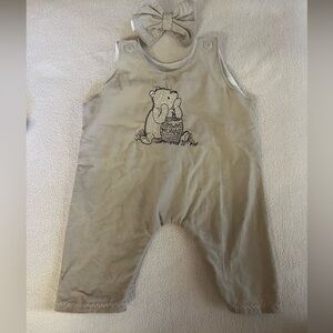 Classic Pooh Romper 0-9m with Pooh Charlie Lou Bib